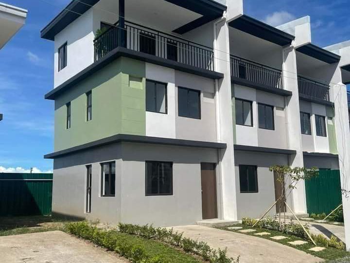 4-bedroom Townhouse For Sale in Nuvali Calamba Laguna