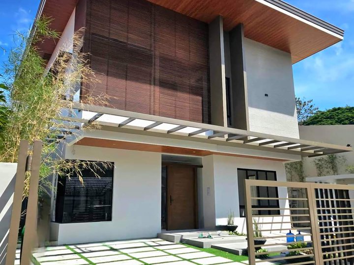 Brandnew 5-bedroom House with Swimming Pool For Sale in BF Homes Las Pinas Metro Manila