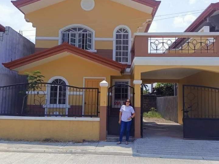 4-bedroom Single Detached House For Sale in Imus Cavite