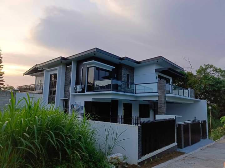 House and lot for Sale in tagaytay