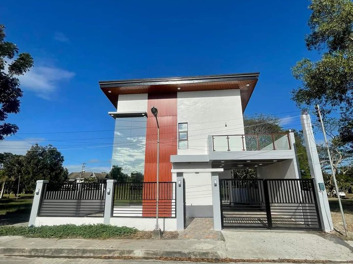 Bradnew 3-bedroom Single Detached House For Sale in South Point Subdivision, Cabuyao Laguna