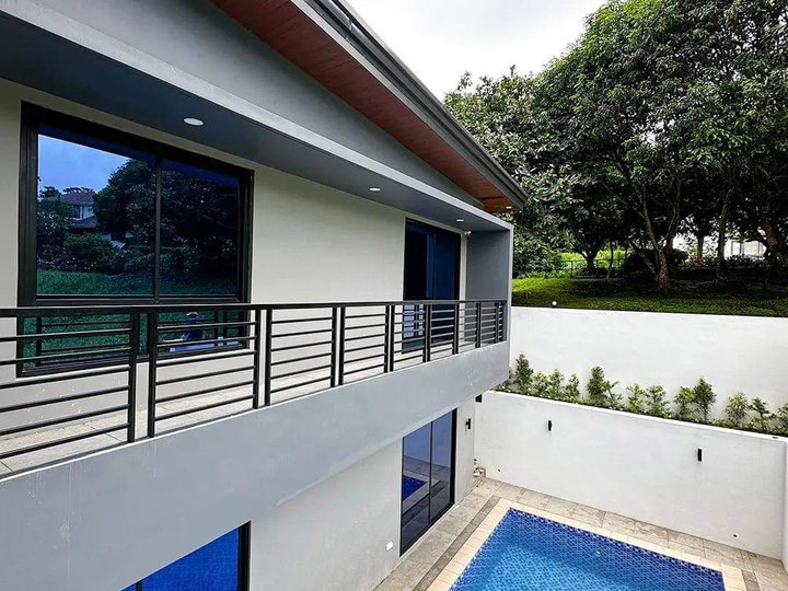 3-STOREY ARCHITECTURAL DESIGNED HOUSE