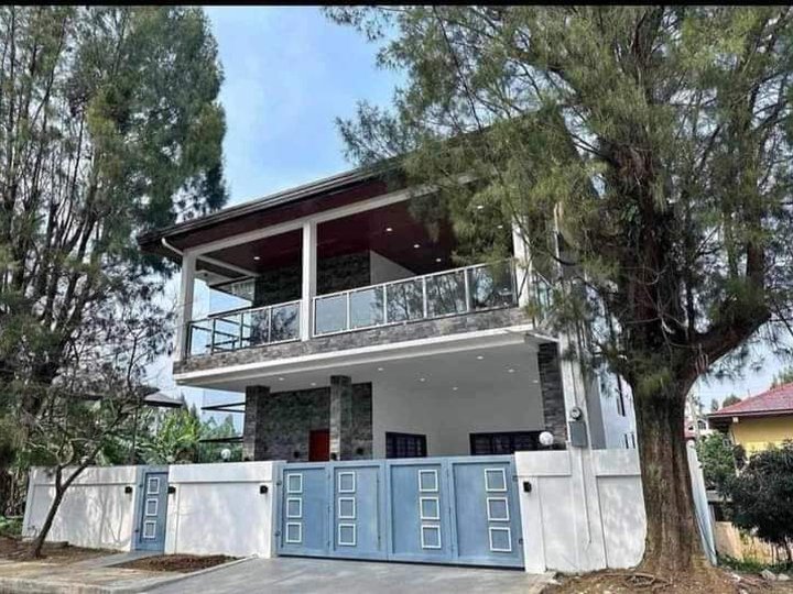 4-bedroom Single Detached Tagaytay  House For Sale