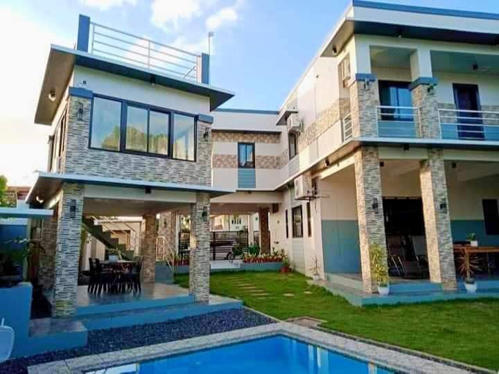 Pre-Owned 7-bedroom Single Attached House For Sale in Naga Camarines Sur