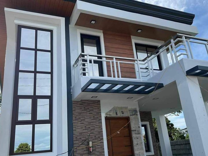 FOR SALE NEWLY BUILT MODERN TWO STOREY HOUSE WITH POOL IN PAMPANGA