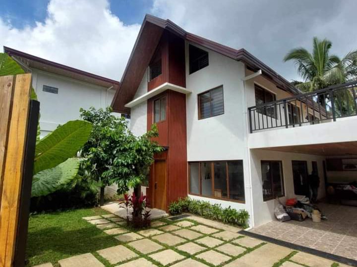 MODERN TROPICAL INSPIRED HOUSE FOR SALE WITH SWIMMING POOL IN TAGAYTAY- INCOME GENERATING AIRBNB