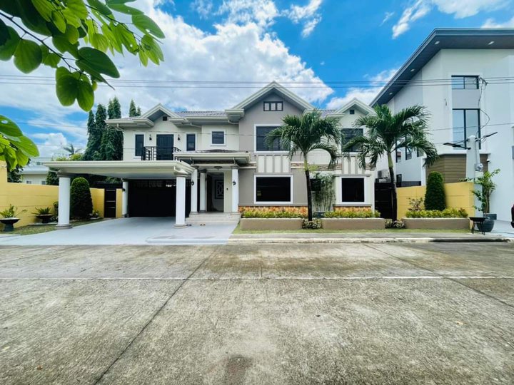 For Sale Transitional Themed House With Spacious Lawn In Angeles City