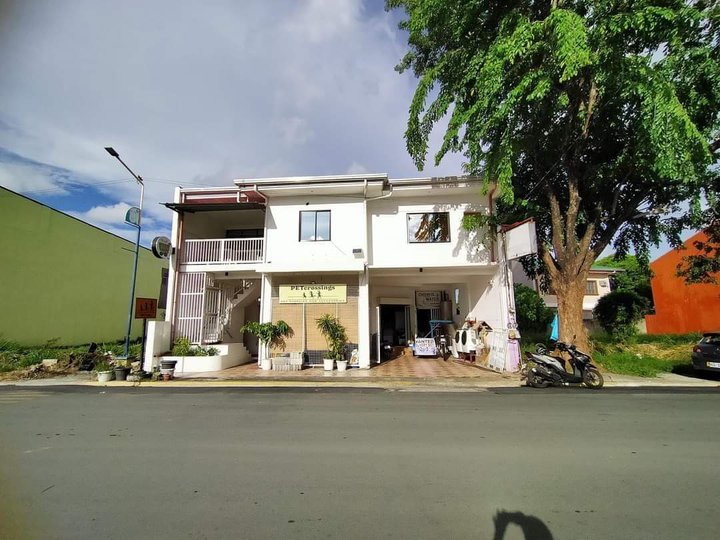 Housr and Lot and Commercial Space For Sale in Town and Country West Bacoor