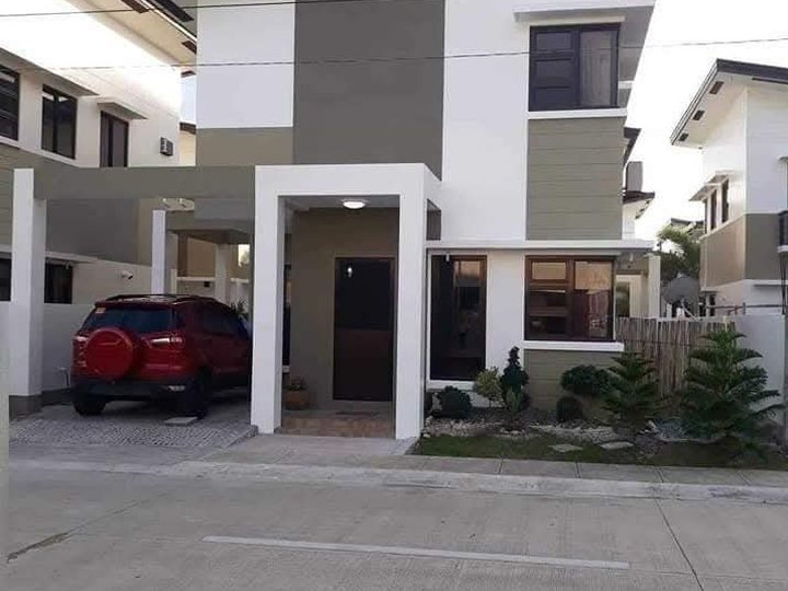 Clean Title 2-Storey House and Lot FOR SALE in a Flood Free Community at Alaminos City, Pangasinan