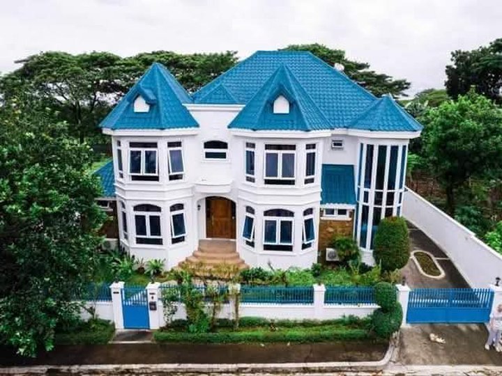 Luxury Mansion Awaits in Eagle Ridge Golf and Country Club at General Trias Cavite