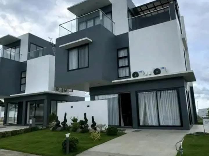 Luxury Living Artscape batulao brand new house for sale at Batulao Nasugbo