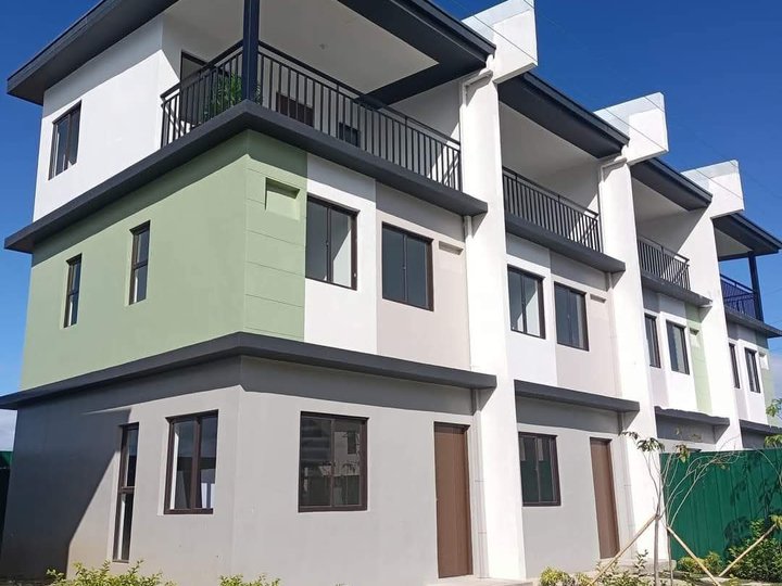 3bedroom Townhouse For Sale in Nuvali Santa Rosa,Laguna