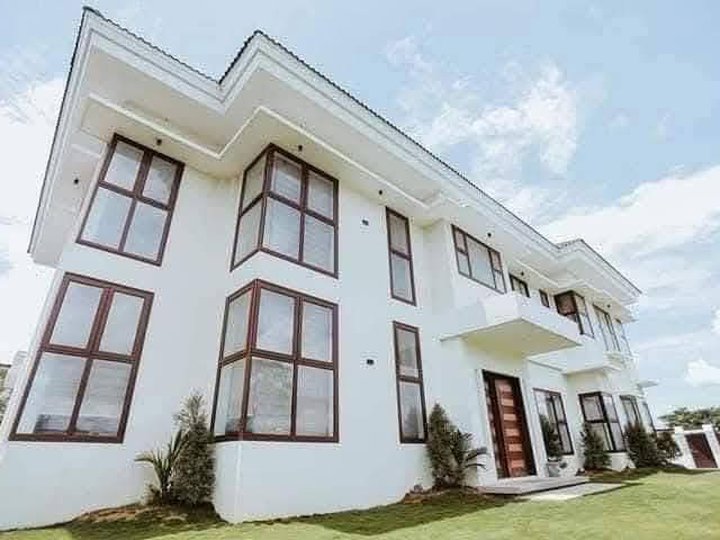 Mansion 6-bedroom Fully furnished For Sale in Butuan Agusan Del Norte