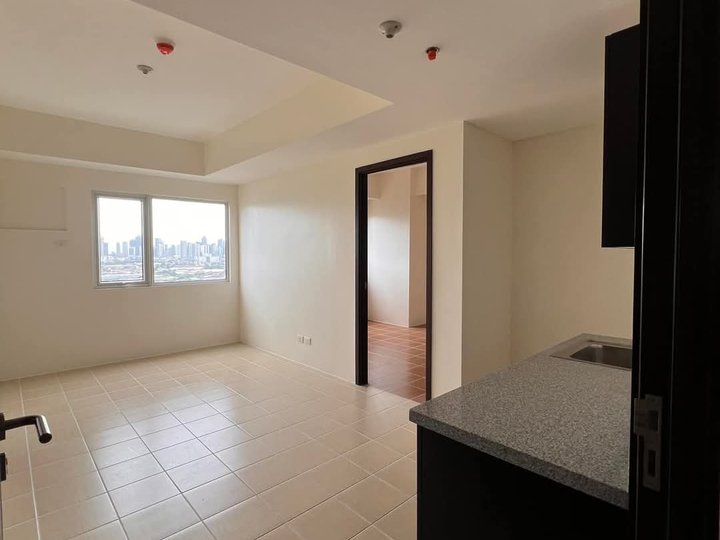 RentToOwnRFO Condo along EDSA connected to MRT Boni Mandaluyong nearBGC 15Monthly 249K DPLipat Agad