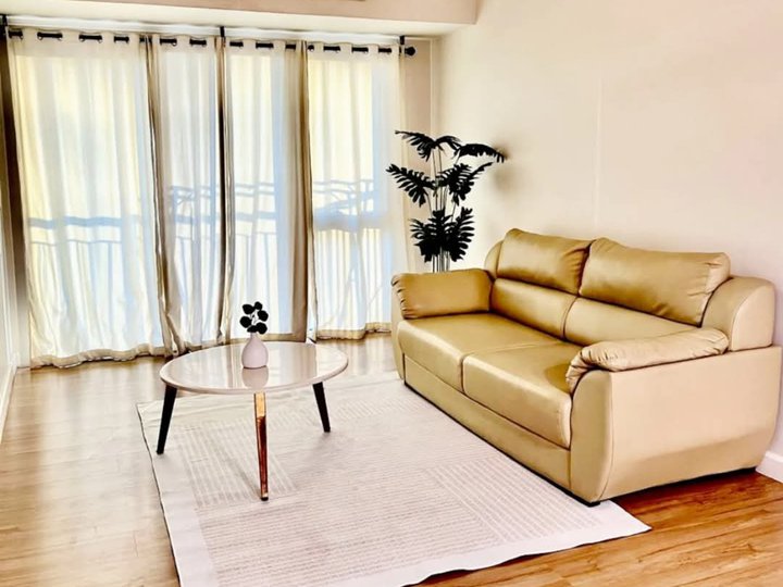 Fully Furnished 1 Bedroom Unit at Two Maridien For Rent