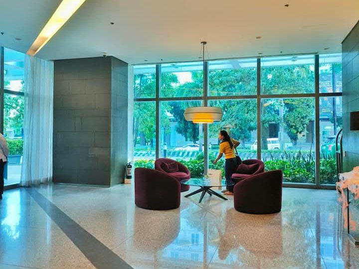 PARK POINT RESIDENCES 1 BEDROOM CONDO FOR RENT DIRECT ACCESS TO RUSTANS AYALA CEBU
