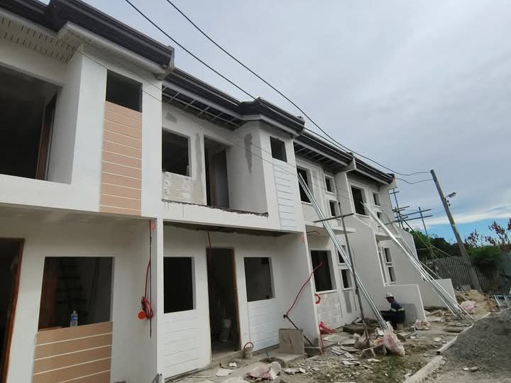 PRESELLING 3-BEDROOMS TOWNHOUSE FOR SALE IN BASAK KAGUDOY LAPU-LAPU CITY CEBU