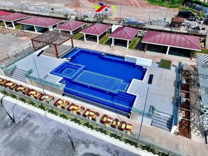 Seaview property 1.4 kms away from Beachfront