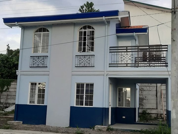 PASALO house and Lot in Lipa Batangas Near Lipa Town Proper and SM City Lipa