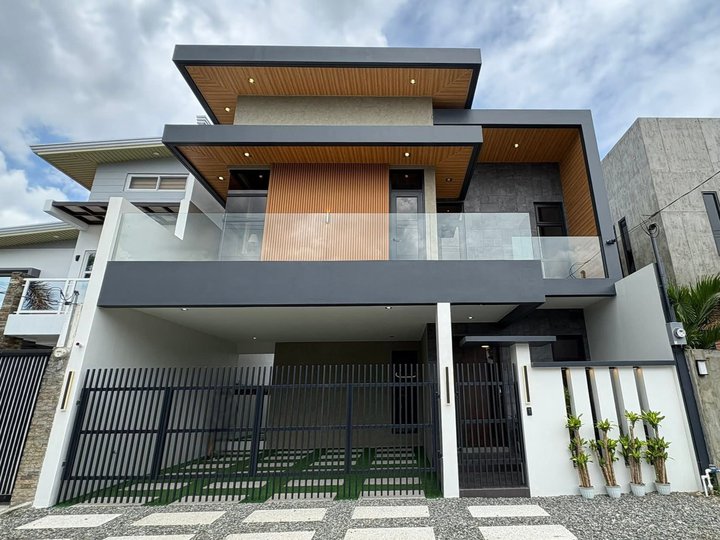Brand New Modern Home with Pool For Sale near Clark