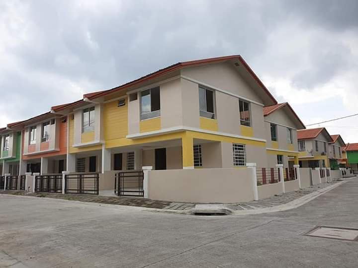 TOWNHOUSE READY FOR OCCUPANCY NEAR DISTRICT MALL IN AGUINALDO HIGHWAY