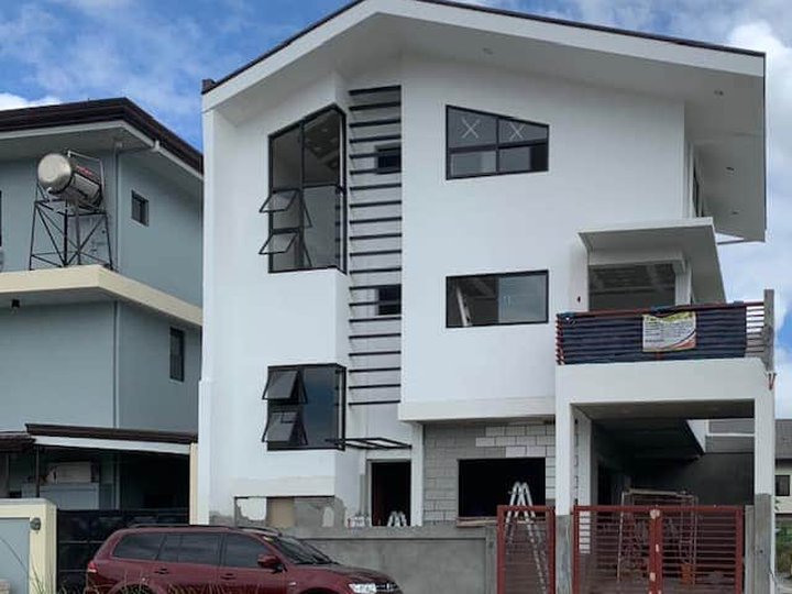 Brand New House and Lot in greenwoods executive village- Taytay