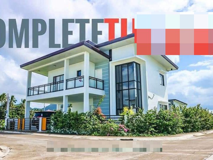 Elegant Modern Home In Tanauan Overlooking Mt. Makiling and Tagaytay