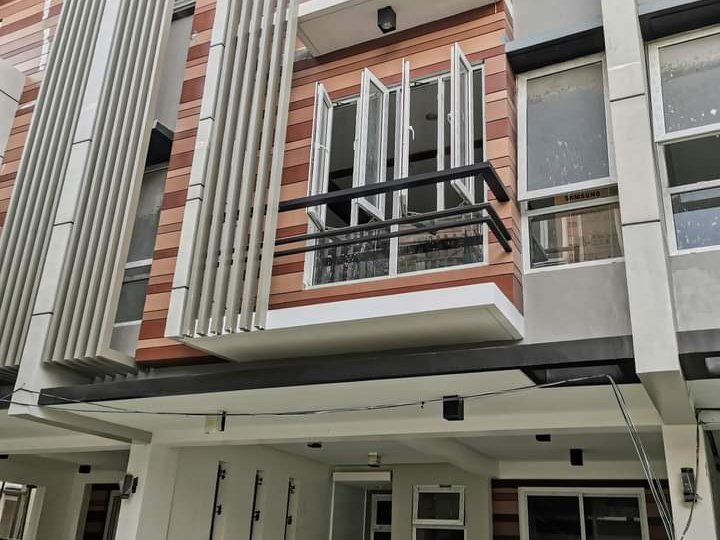 Townhouse for Sale in Tandang Sora