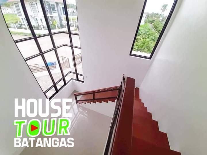 House and Lot in Batangas 5 Bedrooms