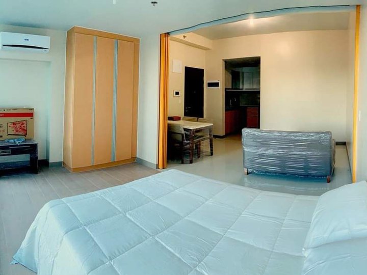 1bedroom condo for rent in One Uptown Residence Taguig