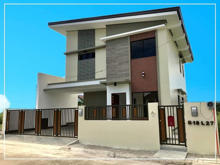 Brandnew Modern House For Sale in The Grand Parkplace Imus Cavite