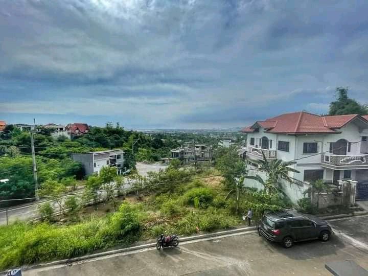 Duplex House for Sale, Monteverde Royale Taytay Rizal near SM Mall