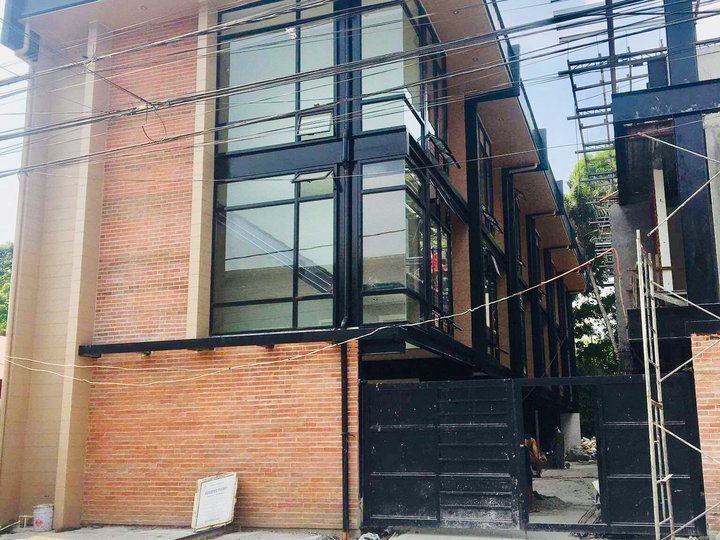 BRAND TOWNHOUSE WITH MODERN DESIGN FOR SALE EAST FAIRVIEW QUEZON CITY
