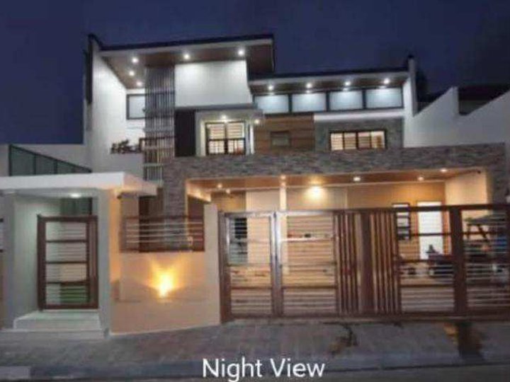4-bedroom House For Sale in Paranaque, Multinational near SLEX.
