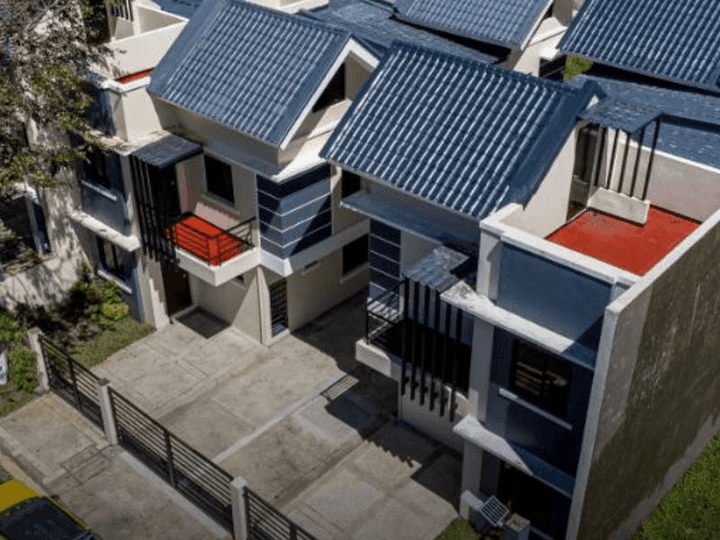 Foggy Heights 4 Modern Houses for Sale in Tagaytay