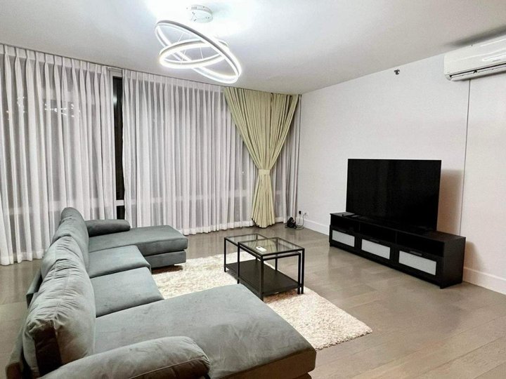 FOR RENT: Kirov Tower, 3 Bedroom Unit