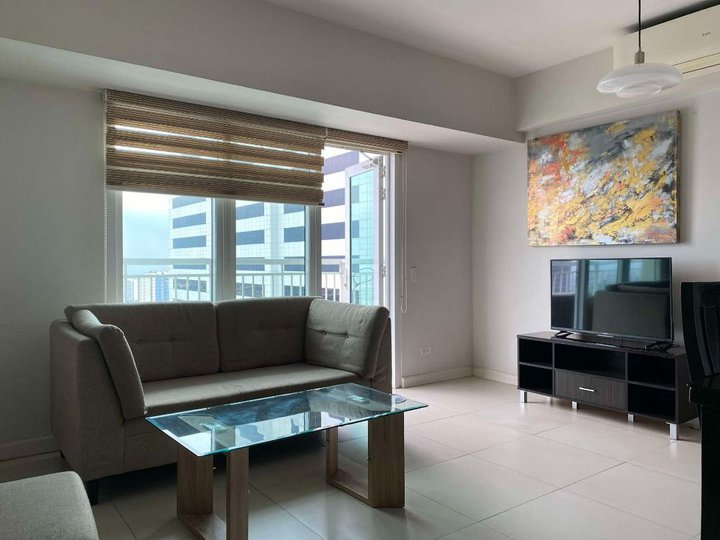 FOR RENT: Two Serendra - Red Oak, 2 Bedroom Unit