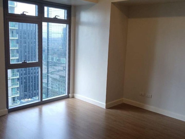 FOR SALE: Park Triangle Residences, 1 Bedroom Unit