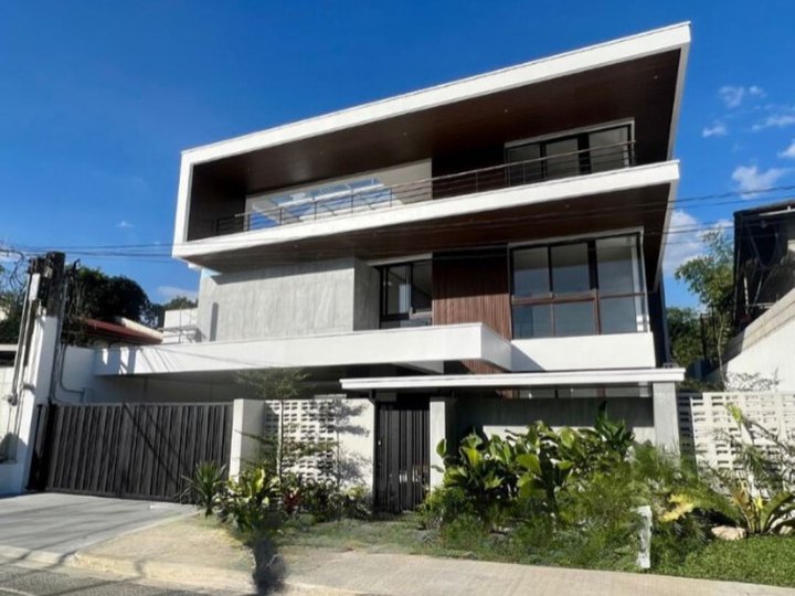 7BR Modern House and Lot for Sale in Mira Nila Homes, Quezon City