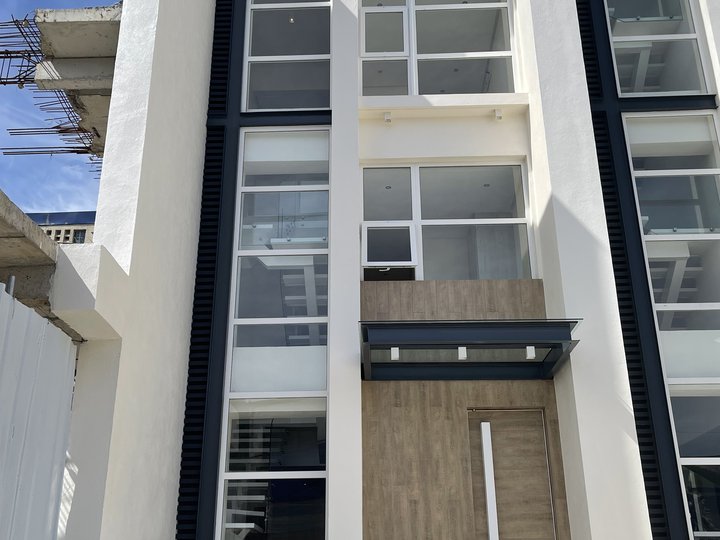 Aerin Townhouse For Sale in Taguig,  Metro Manila