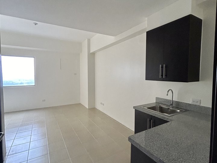 Affordable Executive Studio Unit Rent-to-Own Condo in Covent Garden Near UBELT Cubao LRT