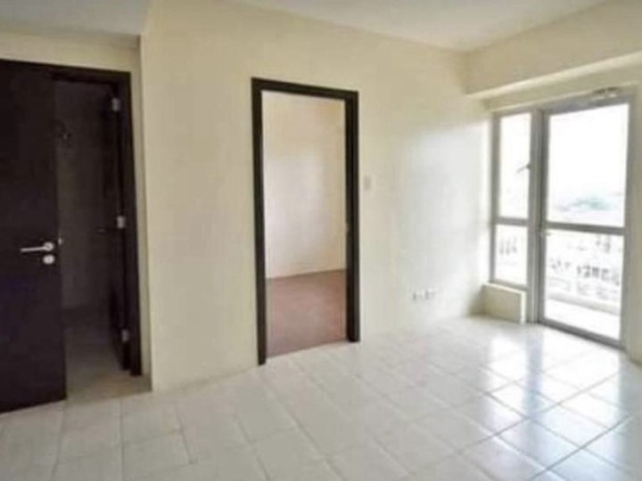 1 BR Unfurnished Condo For Rent in The Rochester, Pasig