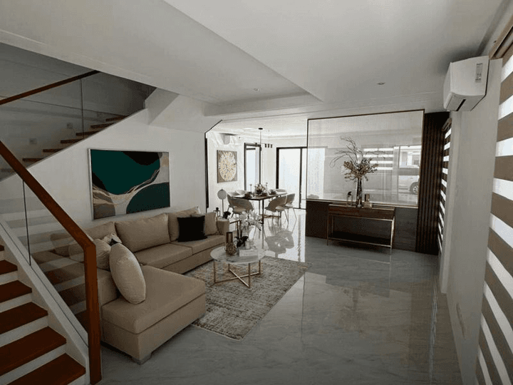 Garden Abelardo Homes 5 Bedrooms Townhouse in BF Homes Paranaque
