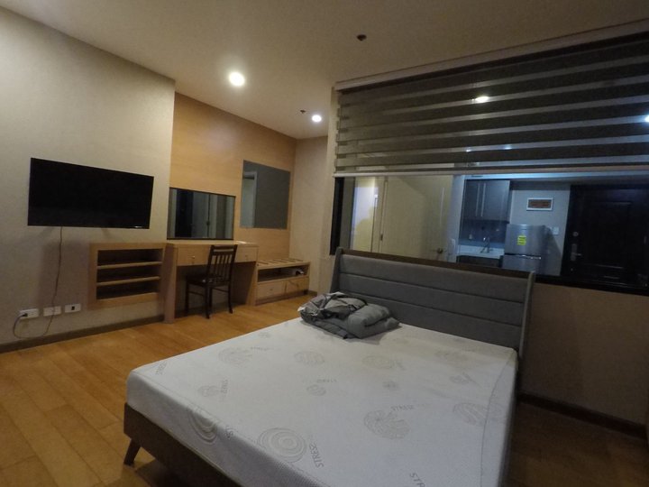 FOR SALE 1 BEDROOM UNIT WITH BALCONY AT MILANO RESIDENCES MAKATI