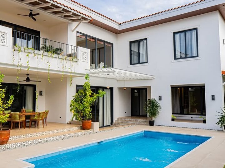 5 Bedroom House and Lot in Hacienda Royale, San Fernando, Pampanga