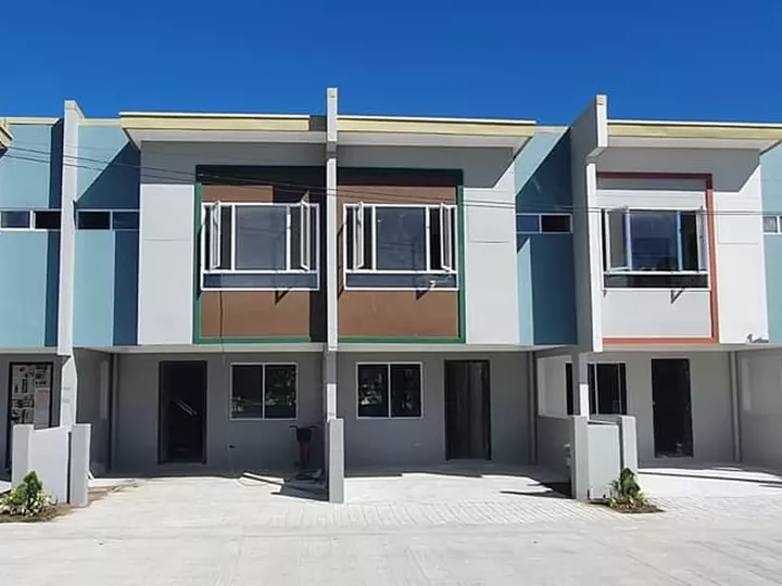Amanda Townhouse Hamilton Executive Residences in Imus Cavite