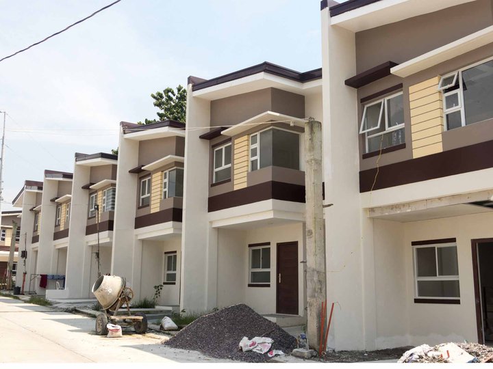 3-bedroom Townhouse For Sale in Commonwealth Quezon City / QC