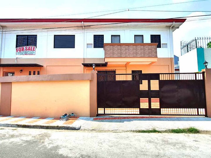 4-5 Car Garage 2 Storey Townhouse for sale in Tandang Sora Quezon City