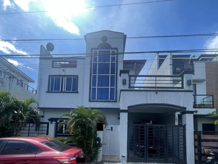 Royal South Village, Las Pinas - 3-Storey House and Lot For Sale