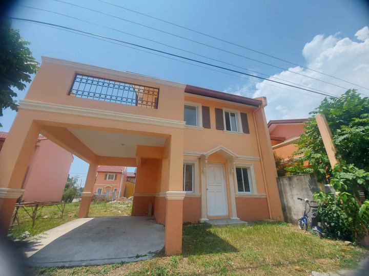 House and Lot with 5 Bedrooms and Carpark in Bagumbong, Caloocan